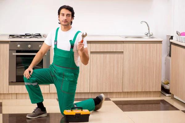 Professional Plumber Yuma Service for Water Heater Installation