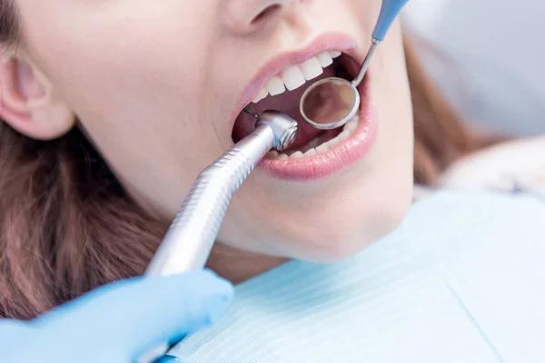 Choosing the Right Franklin Dentist for Your Family’s Oral Health